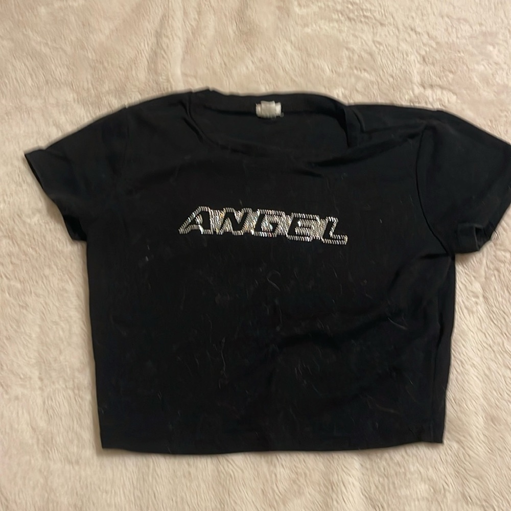 Black crop top t-shirt